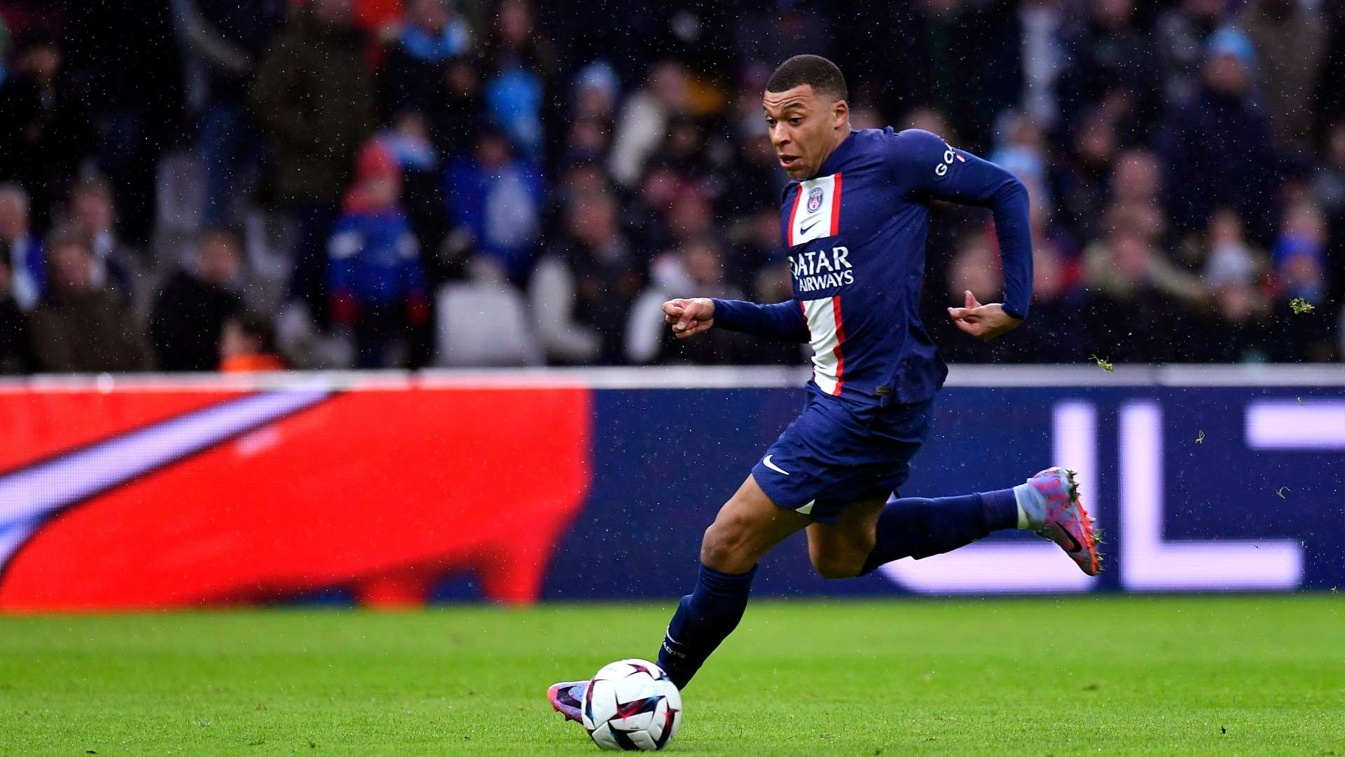 赛场外的战 赛场外的战